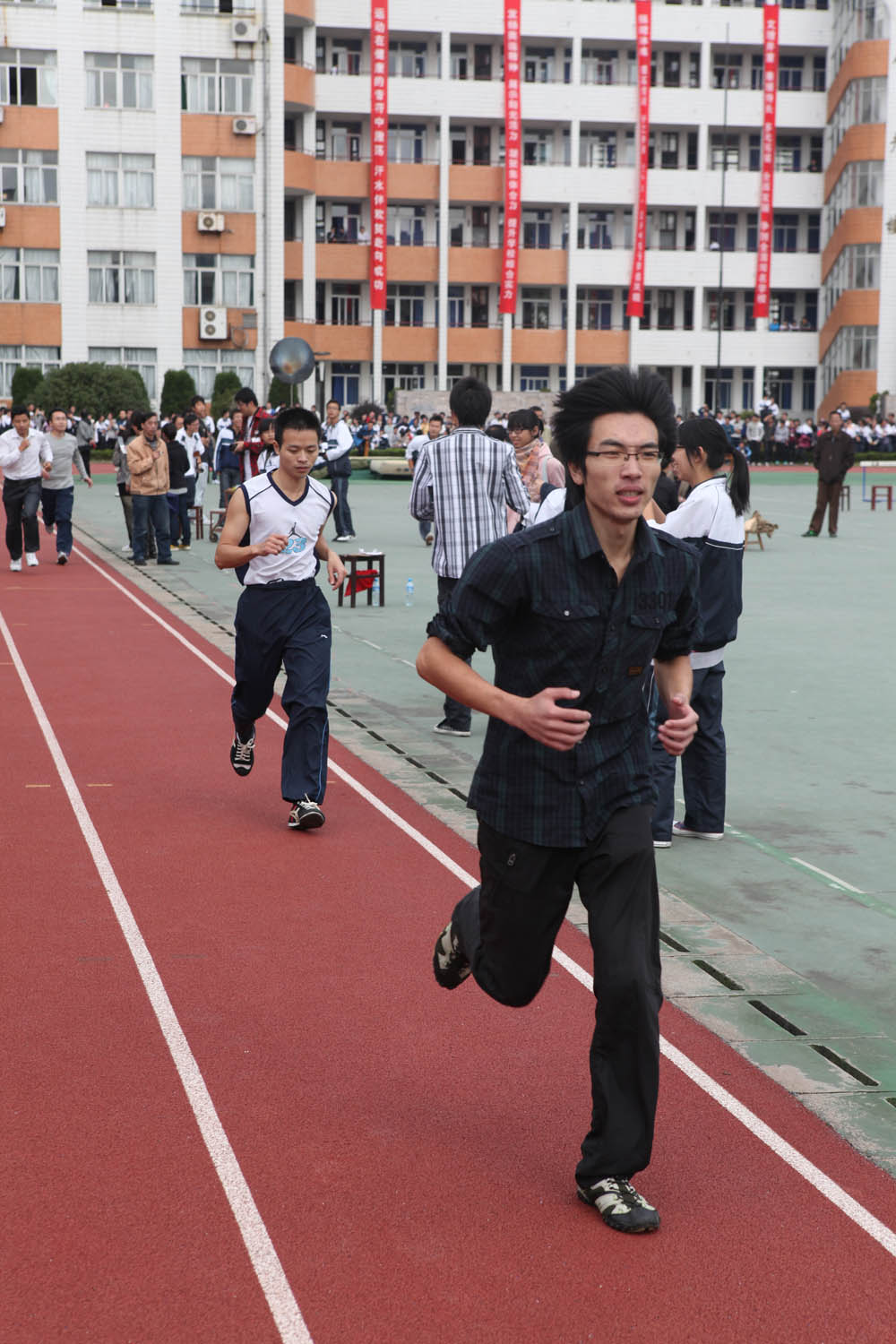 舟山中学第57届运动会暨教职工运动会隆重举行